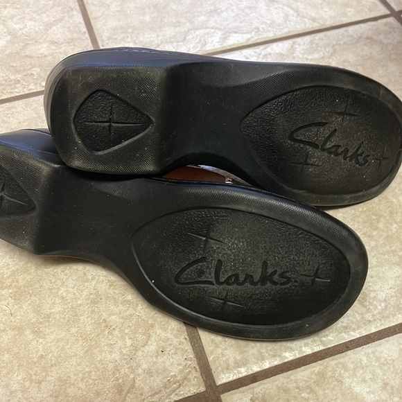 Clarks slip on shoes sz 8 - Picture 4 of 4